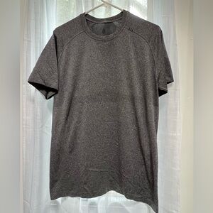 Lululemon men’s athletic tee